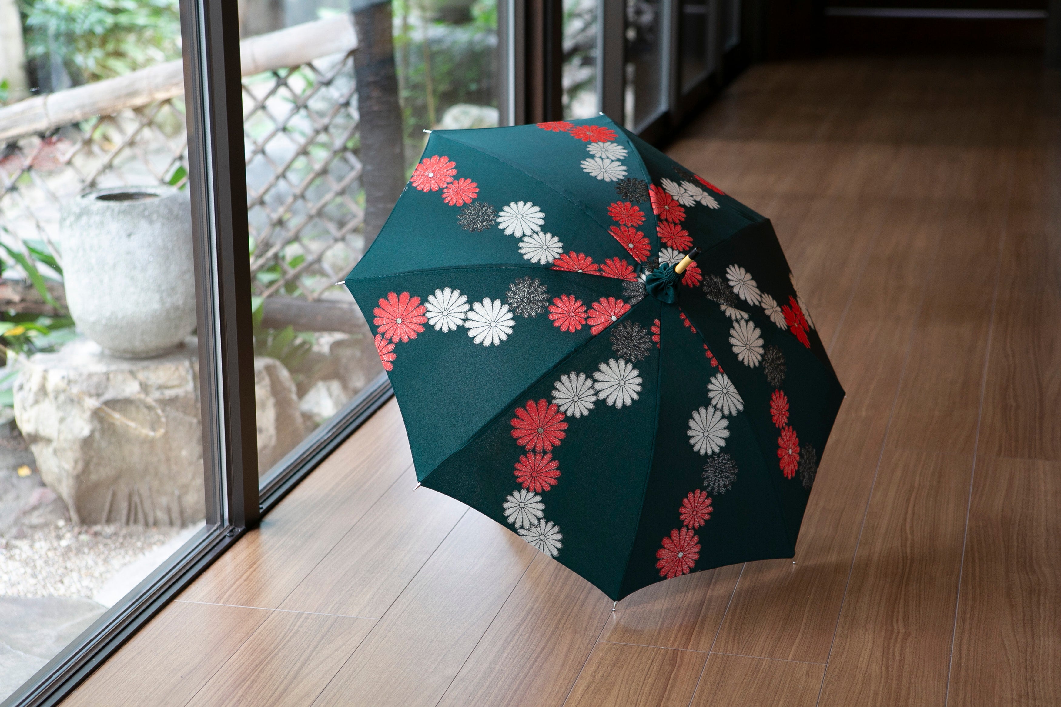 【着物日傘】深緑赤白菊